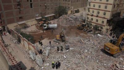 مصر.. ارتفاع حصيلة ضحايا عقار جسر السويس