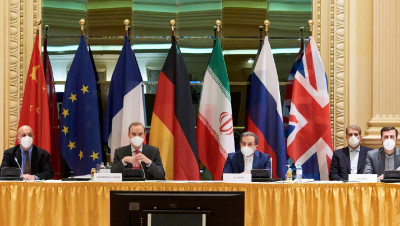 إيران تعلن التوصل إلى "تفاهم" بشأن رفع العقوبات والعودة للاتفاق النووي