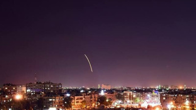 بعد توقف لأكثر من شهر.. قصف إسرائيلي يستهدف مطار دمشق والمنطقة الجنوبية