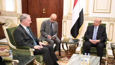 الرئيس اليمني: نتعاون مع واشنطن لمواجهة تدخلات إيران وأطماعها