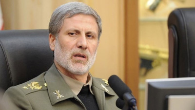 بعد تدميرها.. وزير الدفاع الإيراني: بلادنا مهتمة بإعادة إعمار سوريا