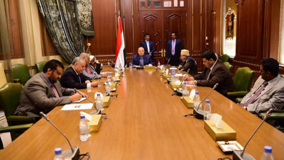 دعوات لعودة الحكومة اليمنية الشرعية إلى عدن