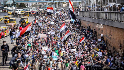 العراقيون يجبرون "علاوي" على التنحي ويصعّدون حراكهم