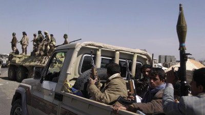أكثر من 100 قتيل وجريح للحوثيين بينهم قادة قرب صنعاء