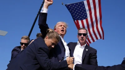 "عراف" إسرائيلي يحذر ترامب من زيارة مصر: قد تلقى مصير السادات! (فيديو)