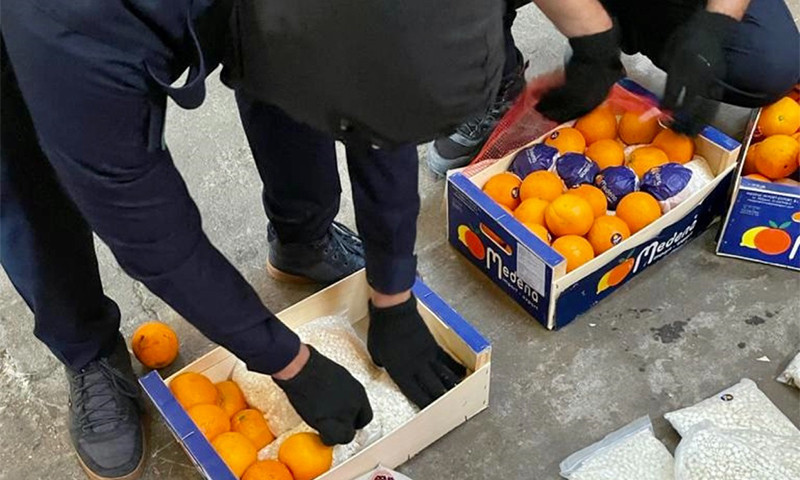 لبنان يحبط تهريب شحنة كبتاغون إلى الخليج العربي (فيديو)