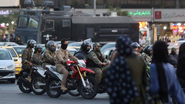 دعوات واسعة لاحتجاجات وإضرابات واعتصااتم جماهيرية لمدة ثلاثة أيام في إيران