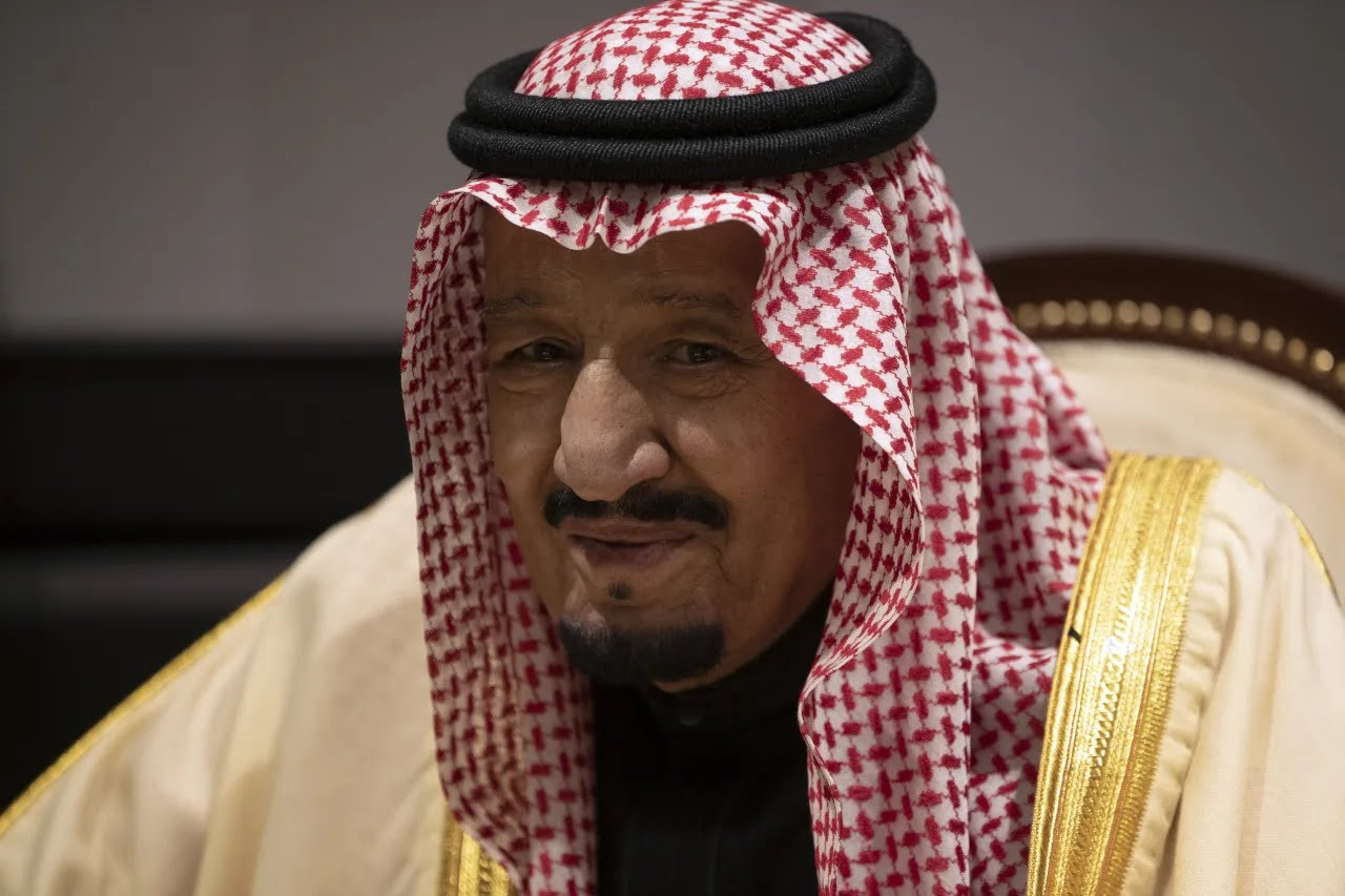 الملك سلمان يوجه دعوة للرئيس الإيراني لزيارة السعودية