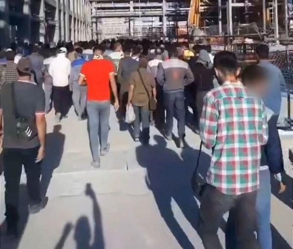 35 منظمة طلابية ومدنية تعلن دعم الإضرابات العمالية في إيران