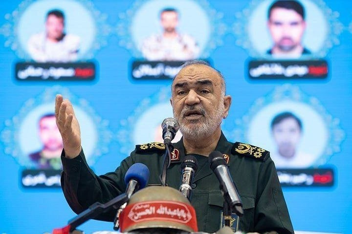 قــائد "الحرس الثــوري الإيــراني": يريدون تحويل مدننا مثل المدن السورية