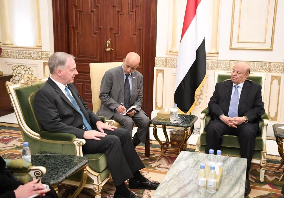 الرئيس اليمني: نتعاون مع واشنطن لمواجهة تدخلات إيران وأطماعها