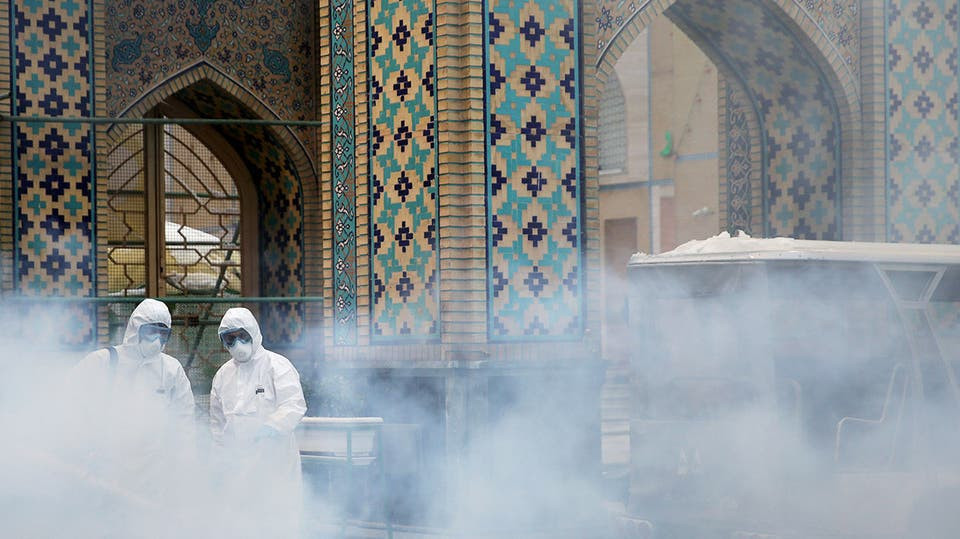 إيـران.. الحـرس الثـوري يتنصل من مسؤوليته عن نقل "كورونا" ووفاة مسؤولين بينهم مستشار ظريف