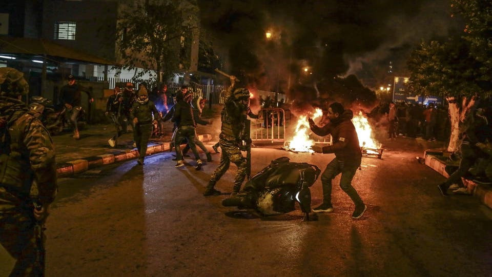 لماذا يرفض منتفضو لبنان حكومة دياب؟
