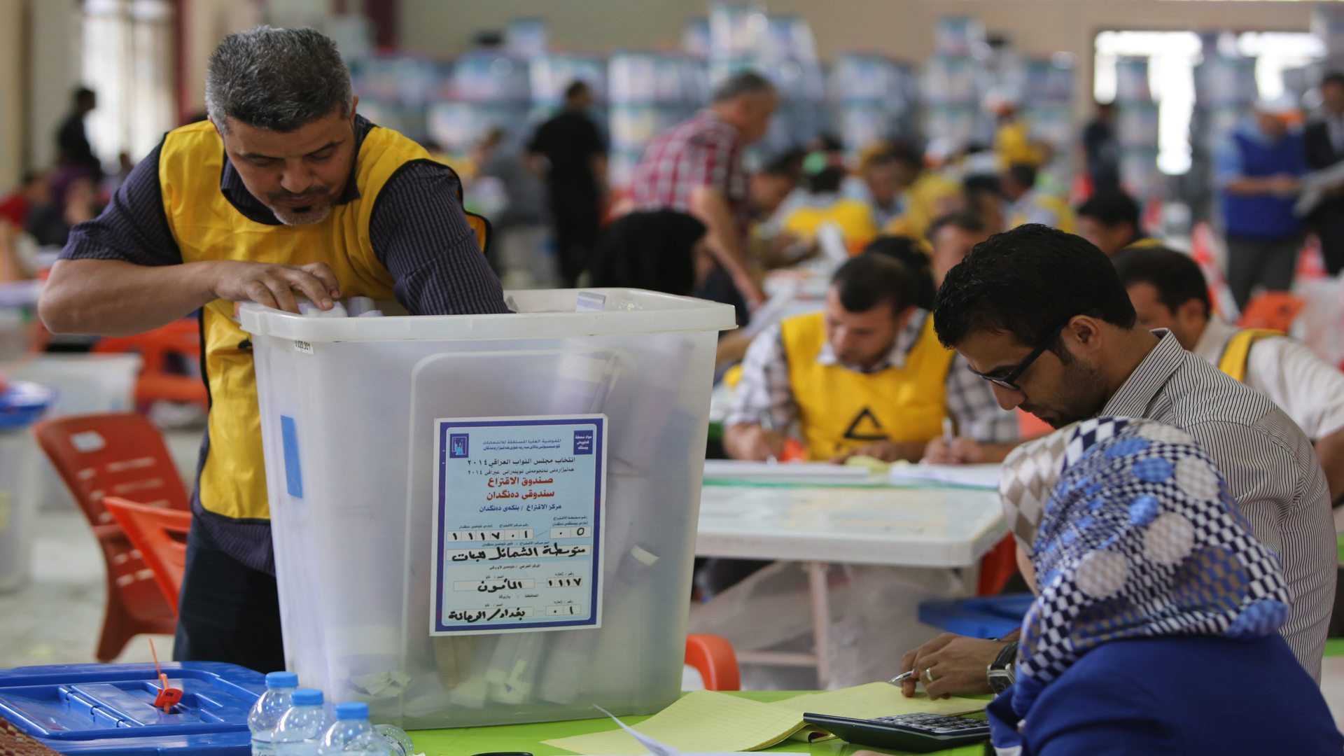 العراق يقرر إرجاء الانتخابات من يونيو إلى أكتوبر