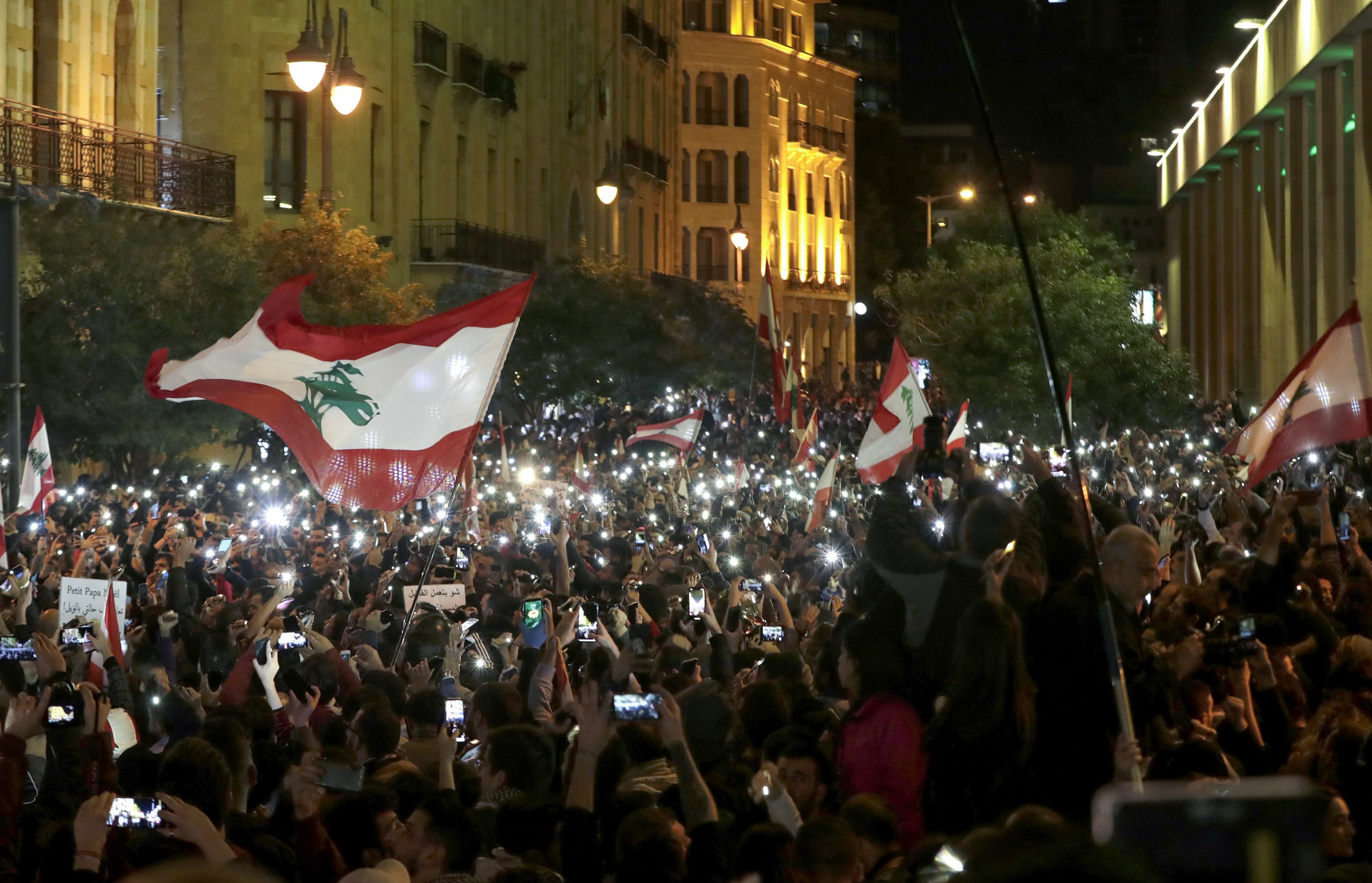 لبنان.. عون يؤجل الاستشارات النيابية والأمم المتحدة تعتبره تلاعبا سياسيا
