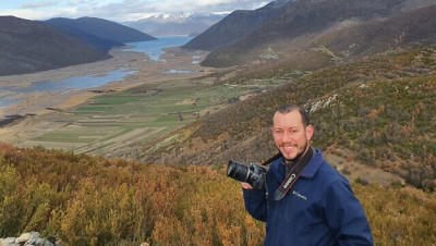 عبر علاقات غرامية.. إسرائيلي يكشف محاولات إيرانية لاستدراجه إلى دبي