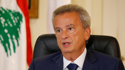 اتهامات لـ"حاكم مصرف لبنان" باختلاس 300 مليون دولار عبر شركة لشقيقه