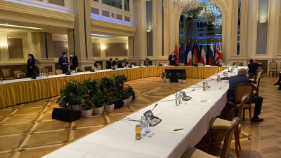 مصادر تكشف عن فجوات بين واشنطن وطهران توقف التقدم بمحادثات فيينا