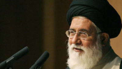 ممثل خامنئي يكفر مقاطعي الانتخابات الرئاسية الإيرانية