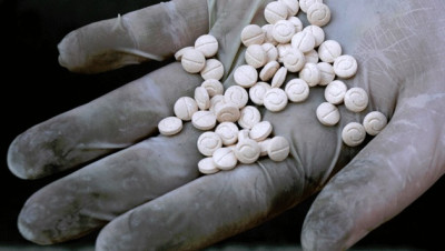 تجار  "حـزب الله" لا يرتدعون في لبنان.. ضبط شحنة مخدرات متوجهة إلى السعودية