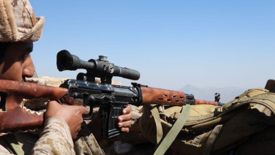 الجيش اليمني يسيطر على مواقع استراتيجية بين مأرب والبيضاء (فيديو)