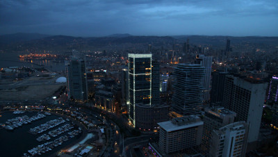 فوضى عارمة وإطلاق قذائف بمعقل "حــزب الله" في بيروت (فيديو)