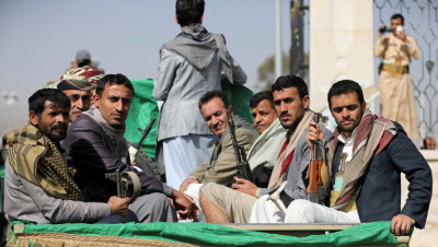 مقتل قيادي حوثي بارز والحوثيين يحاولون استعادة جثته