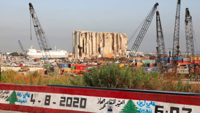 لبنان على شفير الهاوية.. "حزب الله" و"حركة أمل" يحركون زعرانهم في بيروت (فيديو)