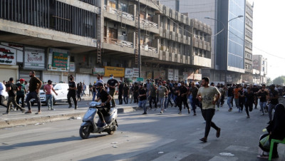 أنصار "الحشد" يتظاهرون على تخوم المنطقة الخضراء في بغداد