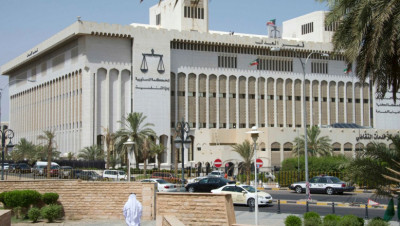 القضاء الكويتي يقضي بتمديد سجن 4 متهمين بتمويل "حزب الله"
