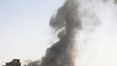 إصابة 16 مدنيا بشظايا طائرة حوثية في مطار بالسعودية