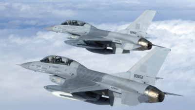 إيـران تهدد إسرائيل وتحذرها من قصف قواتها في سوريا