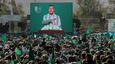 خبراء إيران و"حزب الله" وراء عدم ظهور عبدالملك الحوثي