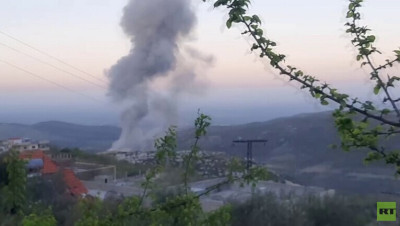 إسرائيل تقصف مواقع عسكرية للنظام وإيران في حماة (فيديو)