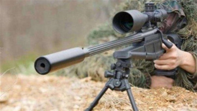 قناص حوثي يقتل سيدة يمنية في تعز