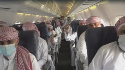 التحالف العربي ينتهي من نقل 163 أسيرا حوثيا إلى اليمن