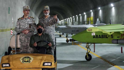 إيران تكشف عن قاعدة للطائرات المسيرة تحت الأرض دون أن تحدد موقعها