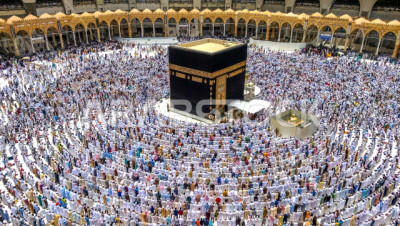 أول قافلة حج تغادر طهران باتجاه السعودية