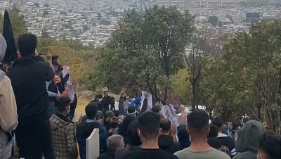 عمال وتجار إيرانيون يضربون دعماً للاحتجاجات ومظاهرات تتحدى قمع الأمن