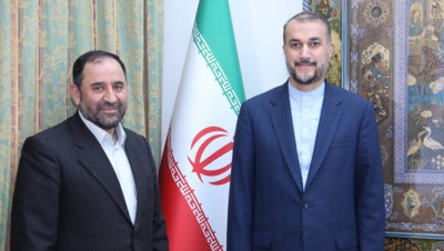 لماذا استبدلت إيران سفيرها في دمشق؟