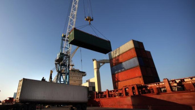 إيران تشرع بتصدير بضائعها إلى السعودية