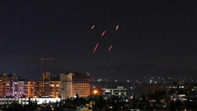 الكشف عن هدف الغارات الإسرائيلية في محيط حمص