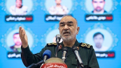 قــائد "الحرس الثــوري الإيــراني": يريدون تحويل مدننا مثل المدن السورية