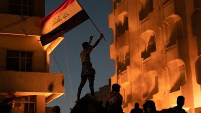 العراق.. ميليشيا "الصدر" تعتدي على صحفية ومظاهرات في مدن عدة