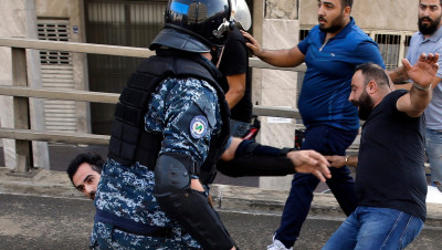 حرق الخيام واحتلال الساحات.. "حزب الله" يحرّك زعرانه في بيروت لثني "الحريري" عن الاستقالة