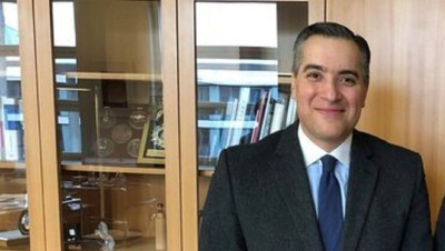 فرقاء لبنان يتفقون على تسمية مصطفى أديب رئيسا للحكومة.. فمن هو؟