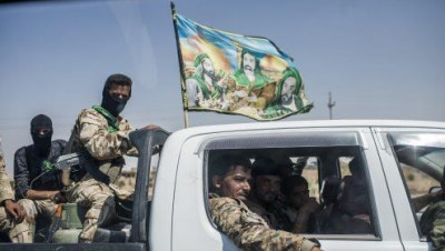 بعناصر يعود نسبهم لـ"آل البيت".. تشكيل ميليشيا عشائرية بأوامر إيرانية شرق سوريا