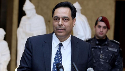 لبنان.. "دياب" و"قاسم": الحكومة "باقية"