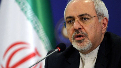 واشنطن تفرض عقوبات على "مهندس" الدبلوماسية الإيرانية والأخير يرد