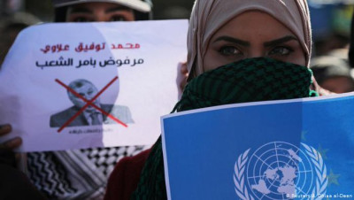 العراق.. الصدر يدعو المتظاهرين لعدم التدخل بالسياسة ويسحب ميليشياته من الساحات